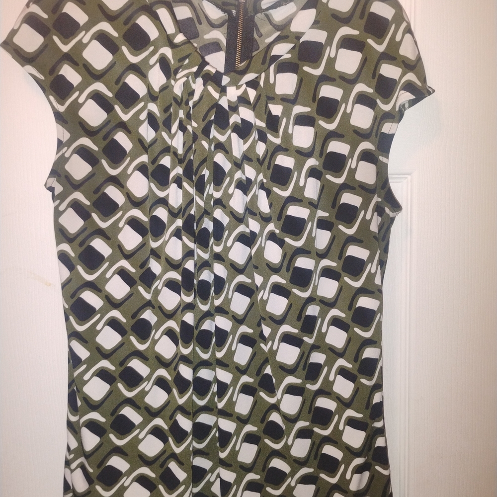 Olive Geometric Cap-Sleeve Blouse